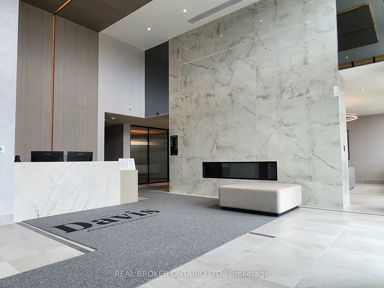 185, Deerfield, Central Newmarket, Newmarket