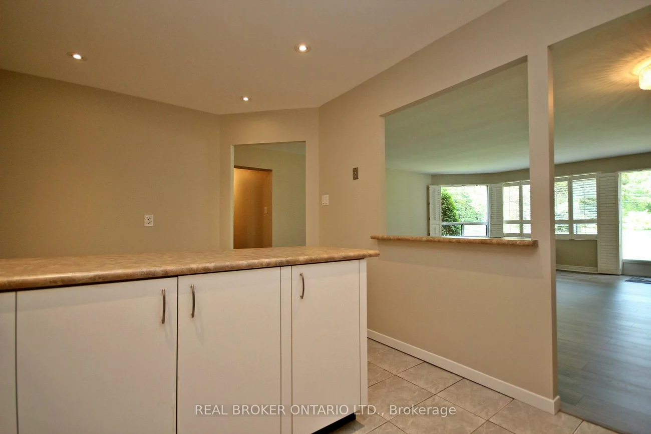 155, Main, Bristol-London, Newmarket