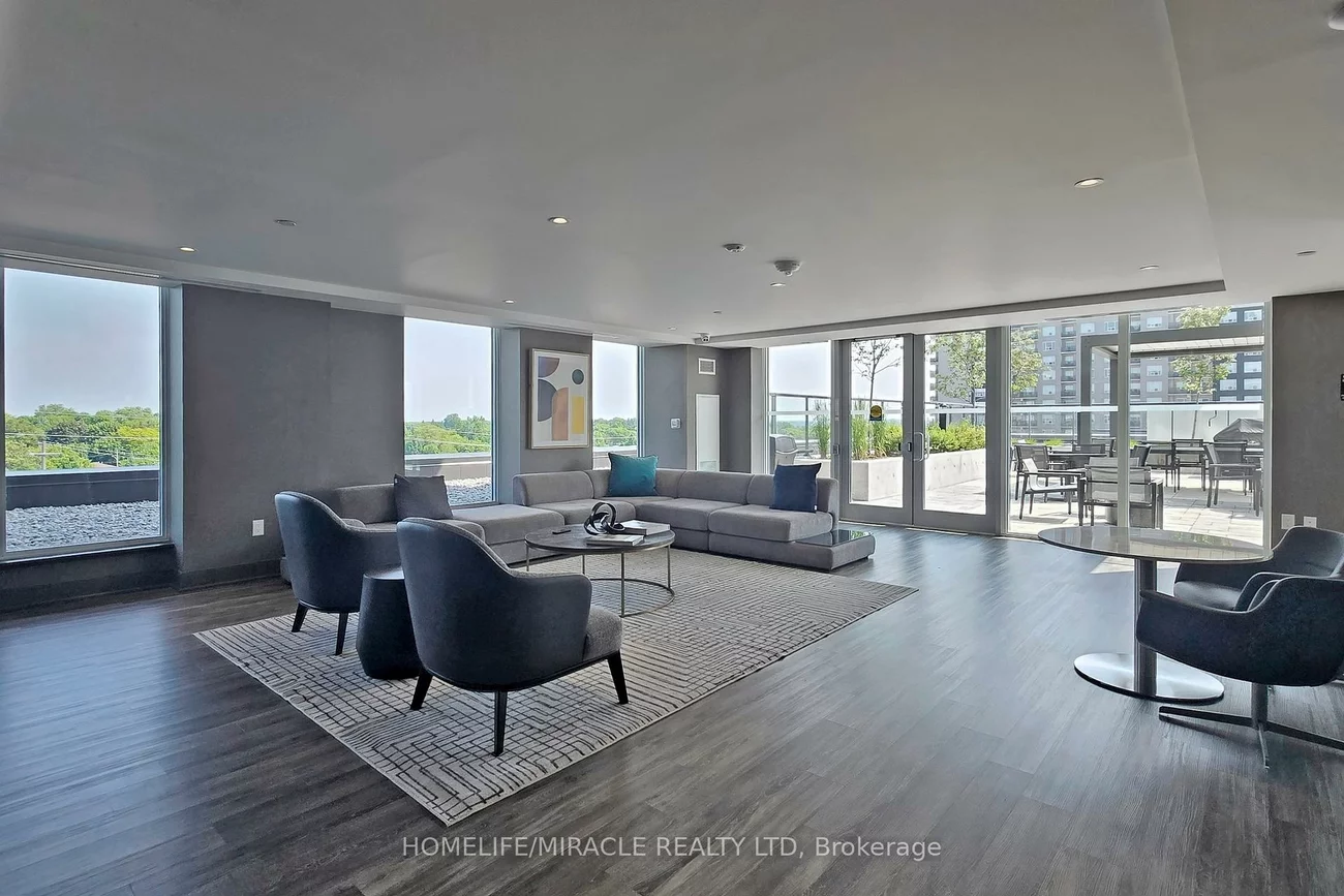 185, Deerfield, Central Newmarket, Newmarket