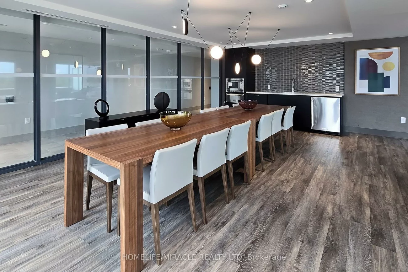 185, Deerfield, Central Newmarket, Newmarket