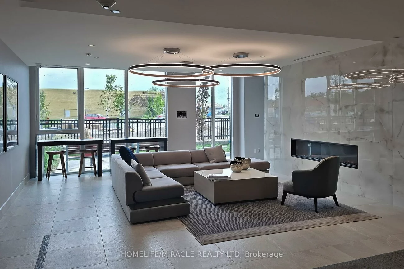 185, Deerfield, Central Newmarket, Newmarket