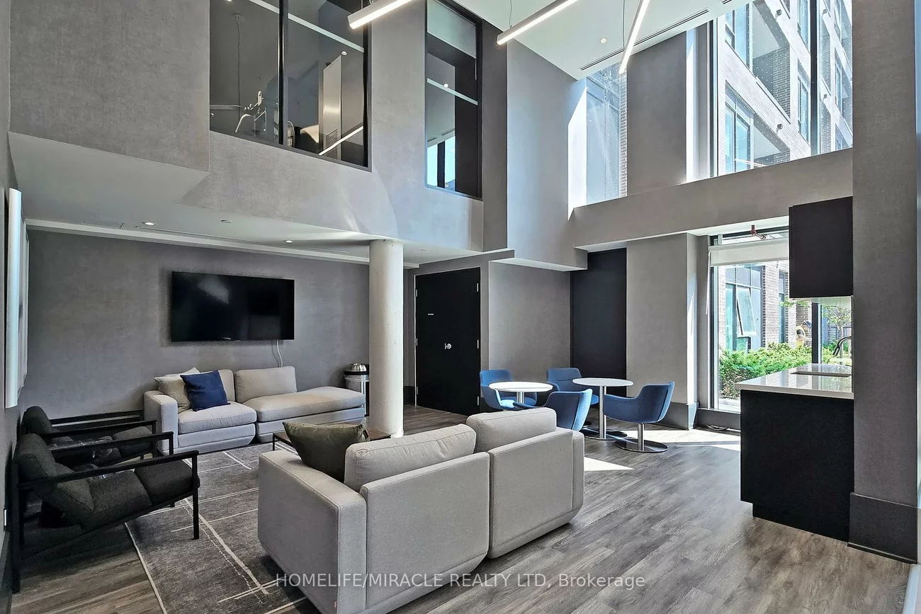 185, Deerfield, Central Newmarket, Newmarket