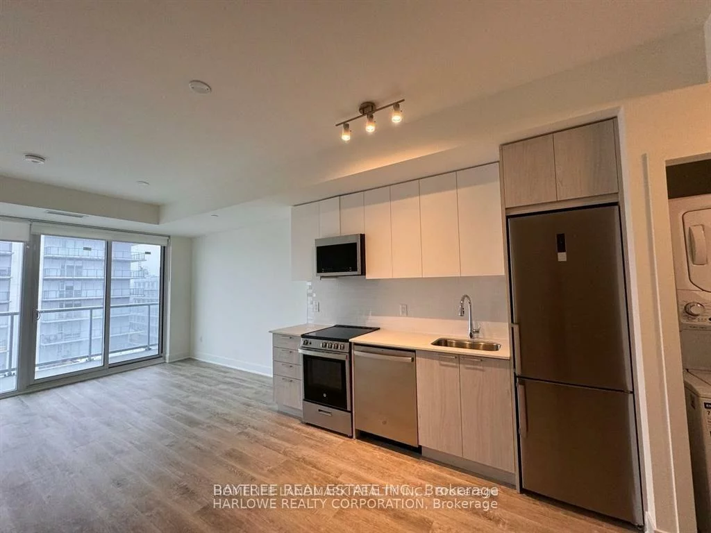 185, Deerfield, Central Newmarket, Newmarket