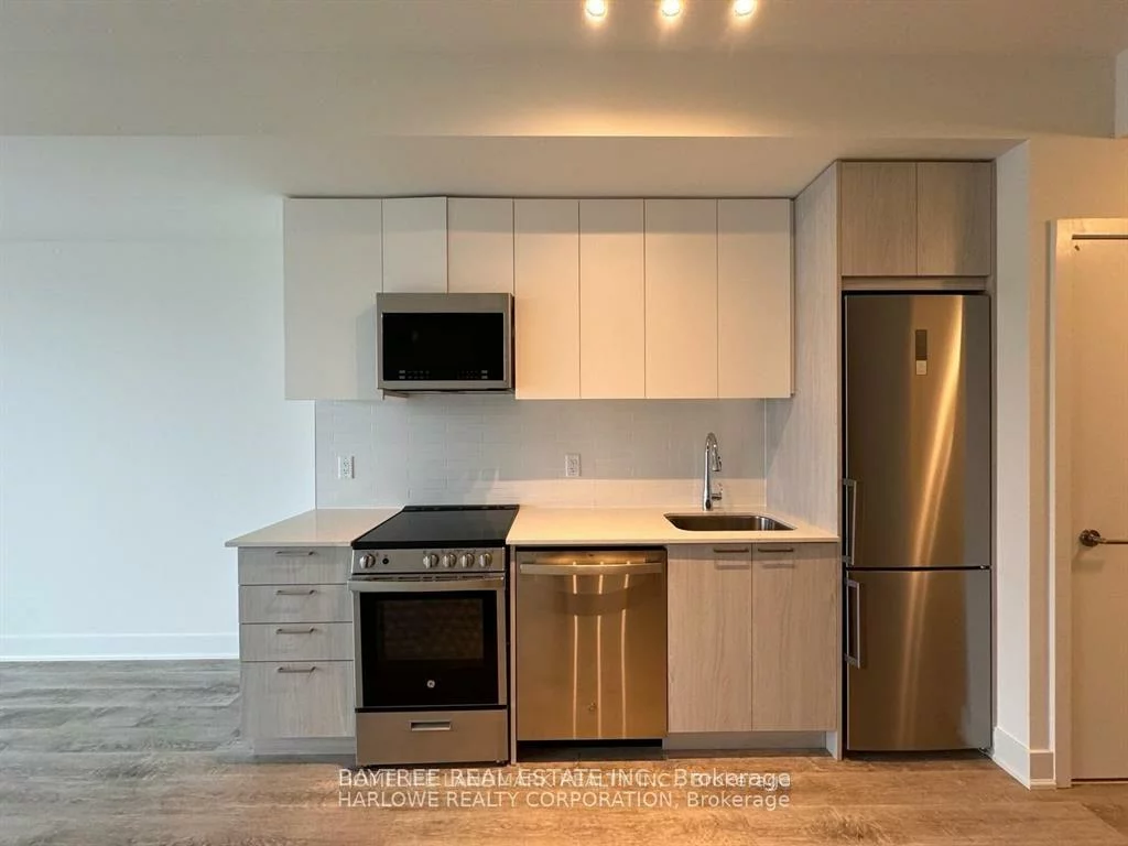 185, Deerfield, Central Newmarket, Newmarket