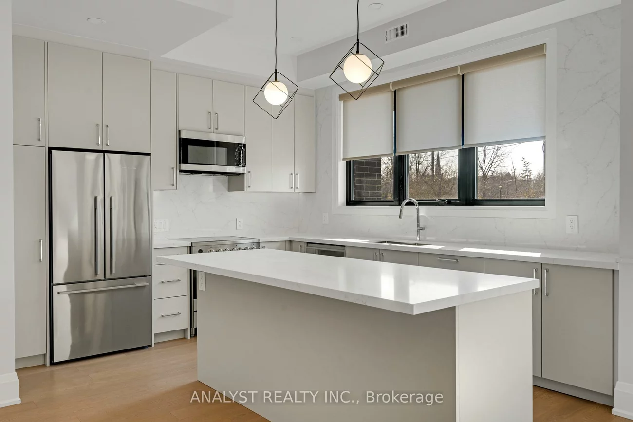 59, Charles, Central Newmarket, Newmarket