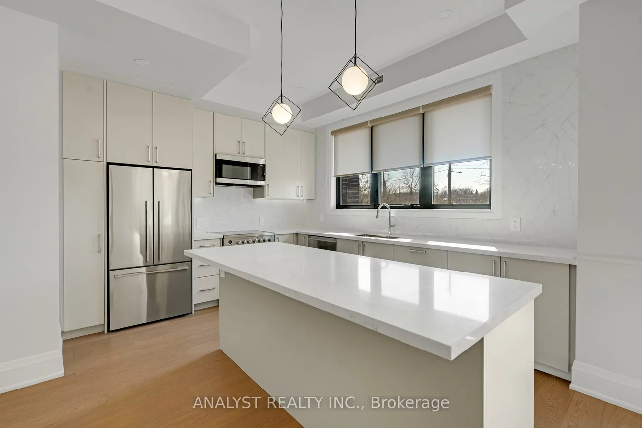 59, Charles, Central Newmarket, Newmarket