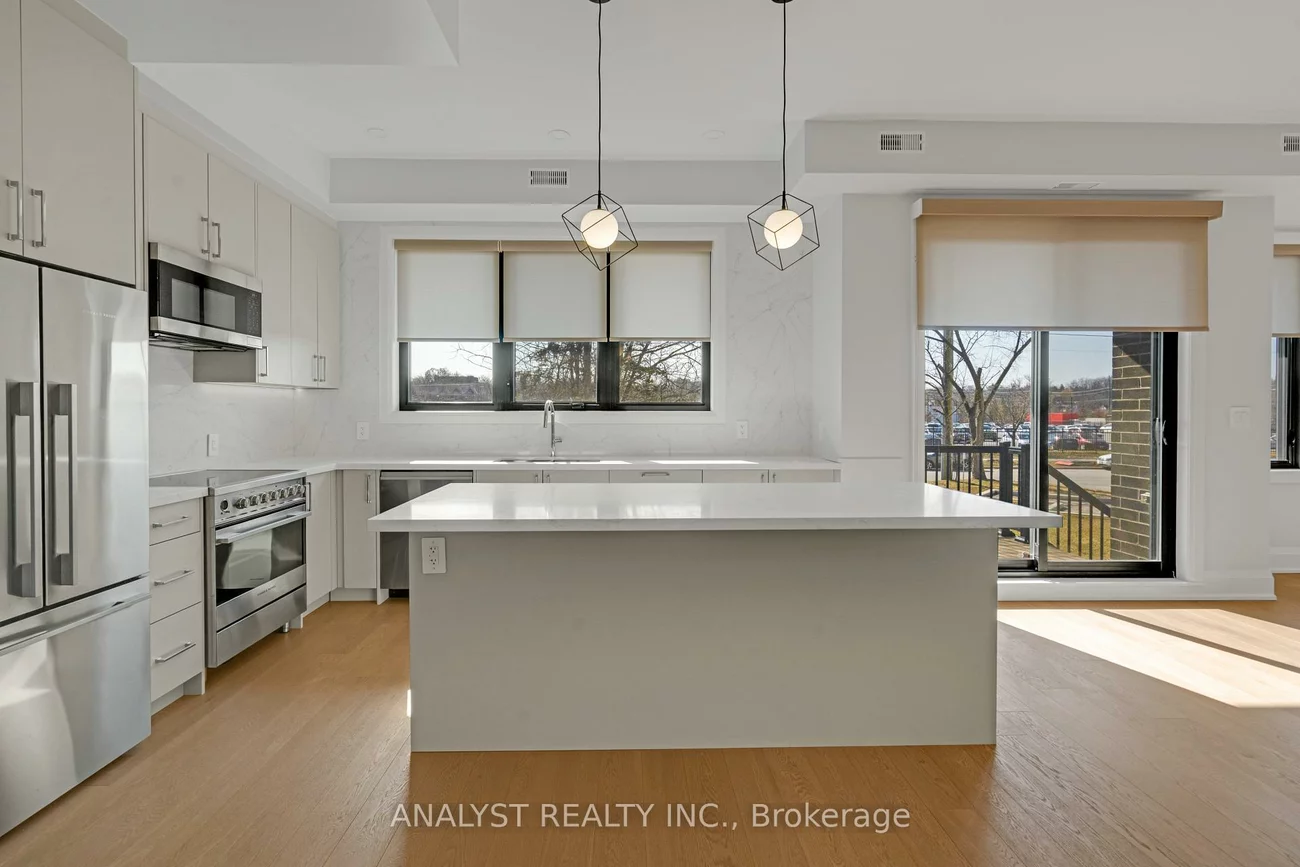 59, Charles, Central Newmarket, Newmarket