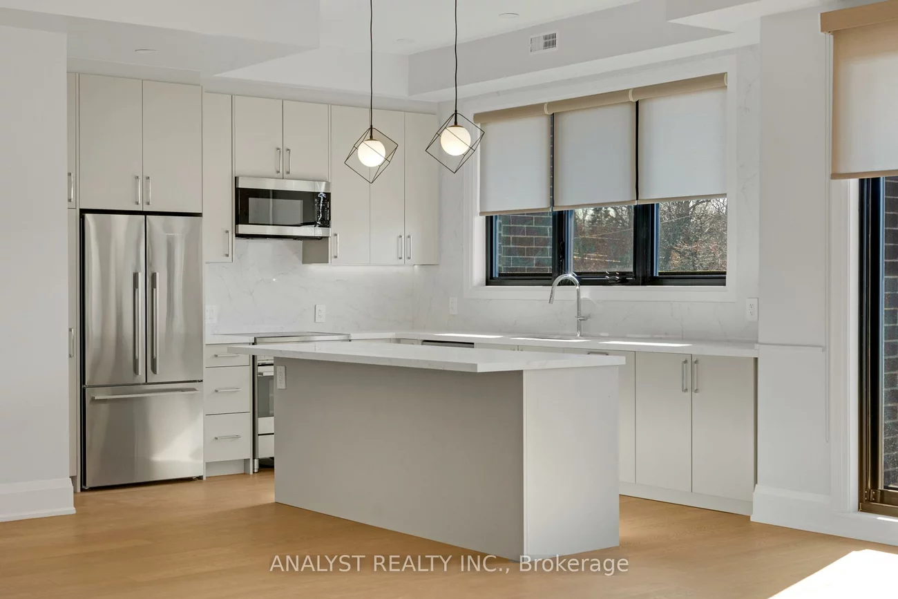 59, Charles, Central Newmarket, Newmarket