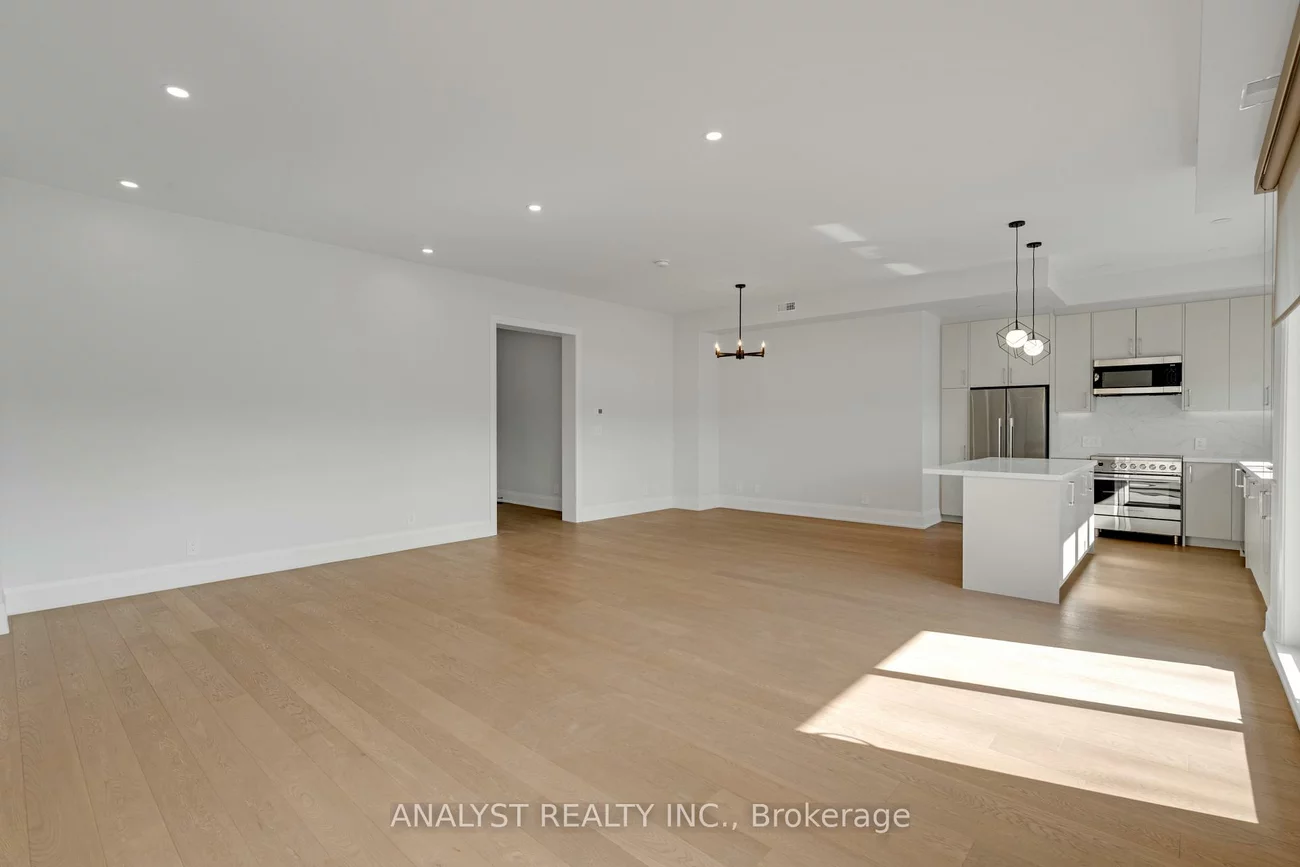 59, Charles, Central Newmarket, Newmarket