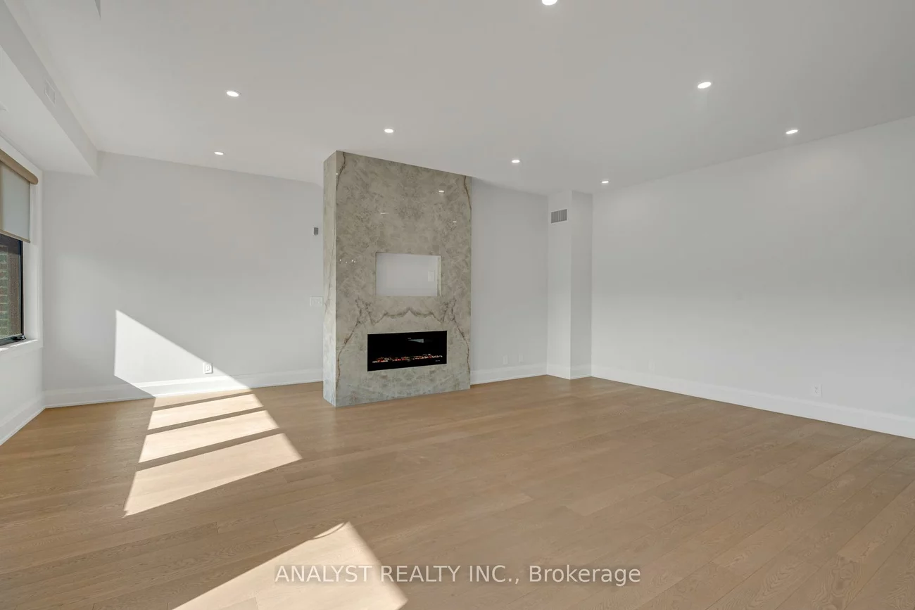 59, Charles, Central Newmarket, Newmarket