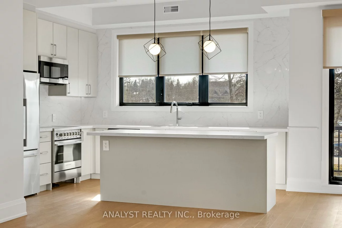 59, Charles, Central Newmarket, Newmarket