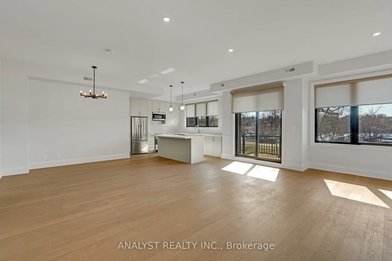 59, Charles, Central Newmarket, Newmarket