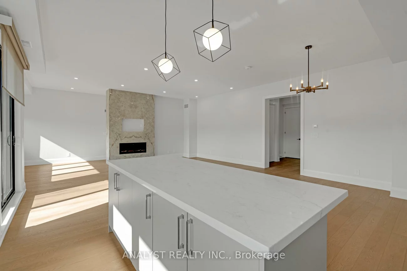 59, Charles, Central Newmarket, Newmarket