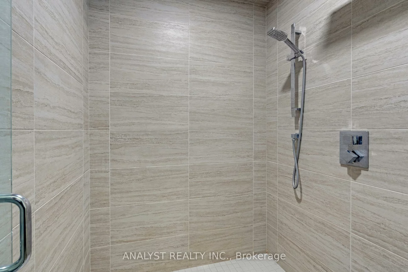 59, Charles, Central Newmarket, Newmarket