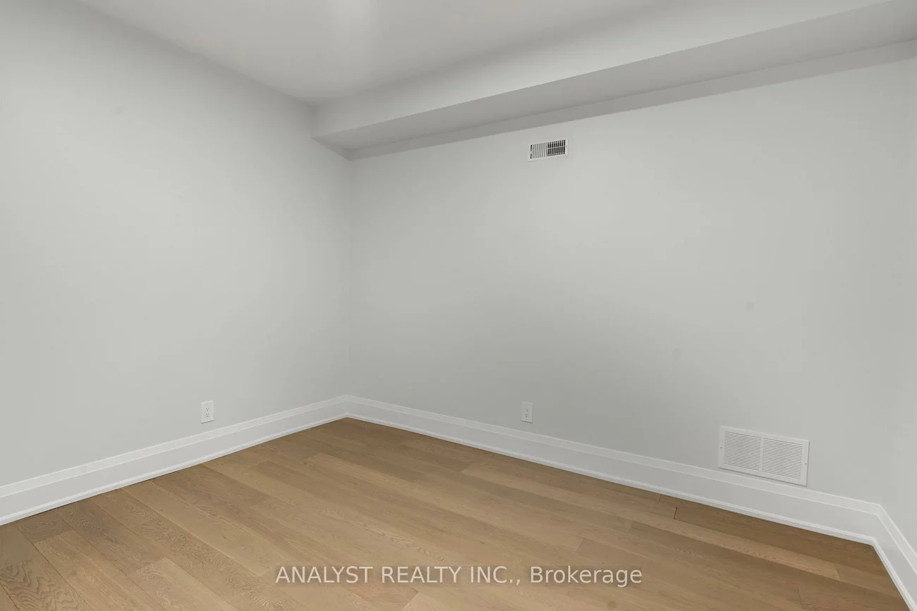 59, Charles, Central Newmarket, Newmarket