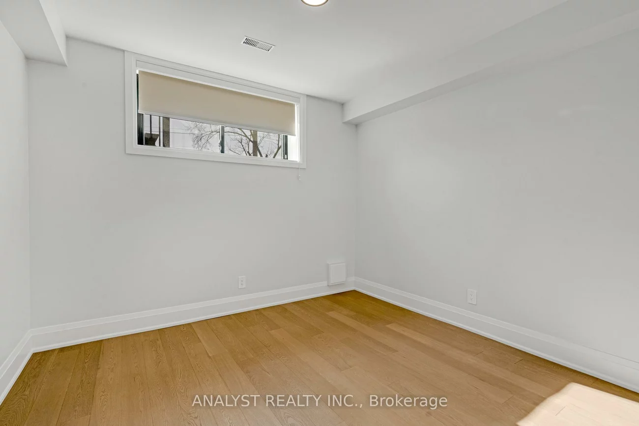 59, Charles, Central Newmarket, Newmarket