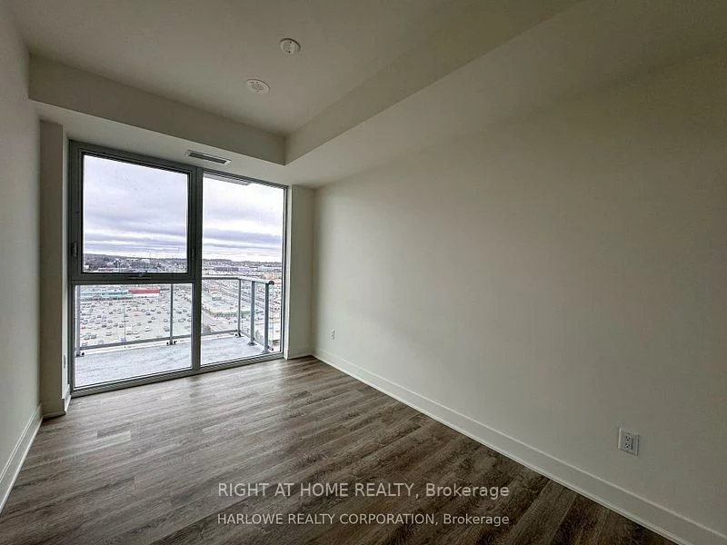 185, Deerfield, Central Newmarket, Newmarket