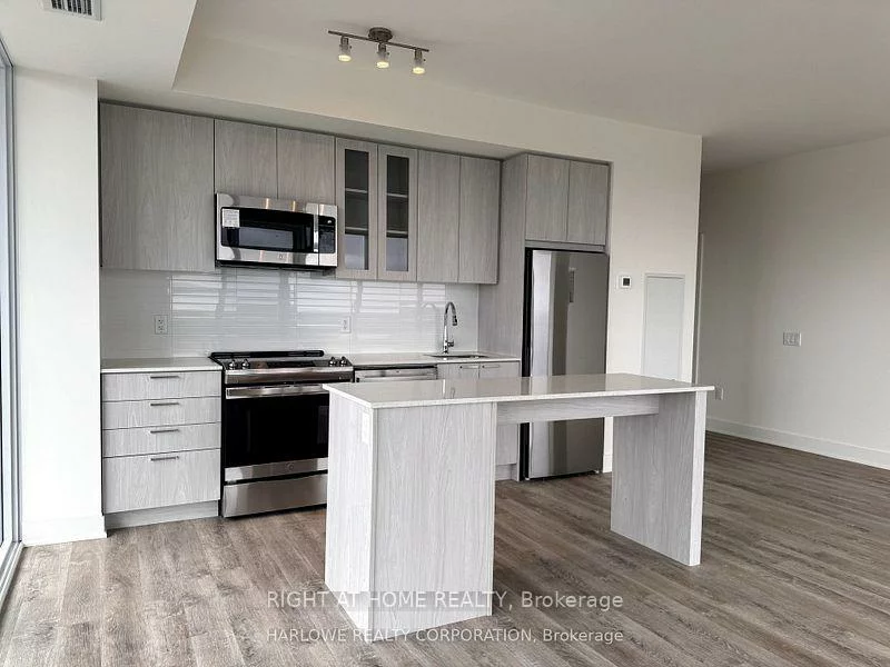 185, Deerfield, Central Newmarket, Newmarket