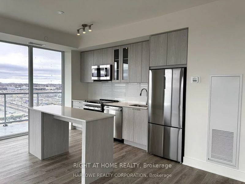 185, Deerfield, Central Newmarket, Newmarket