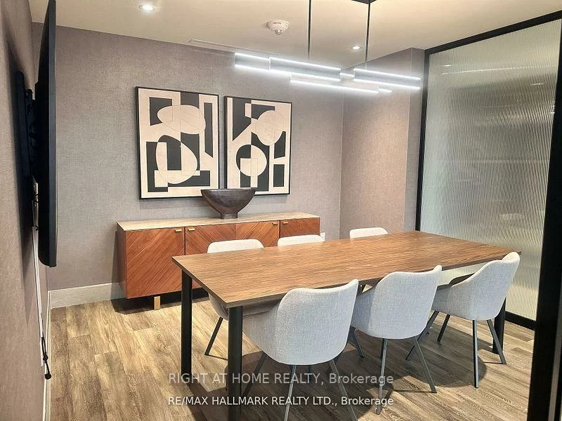 185, Deerfield, Central Newmarket, Newmarket