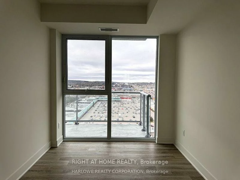 185, Deerfield, Central Newmarket, Newmarket