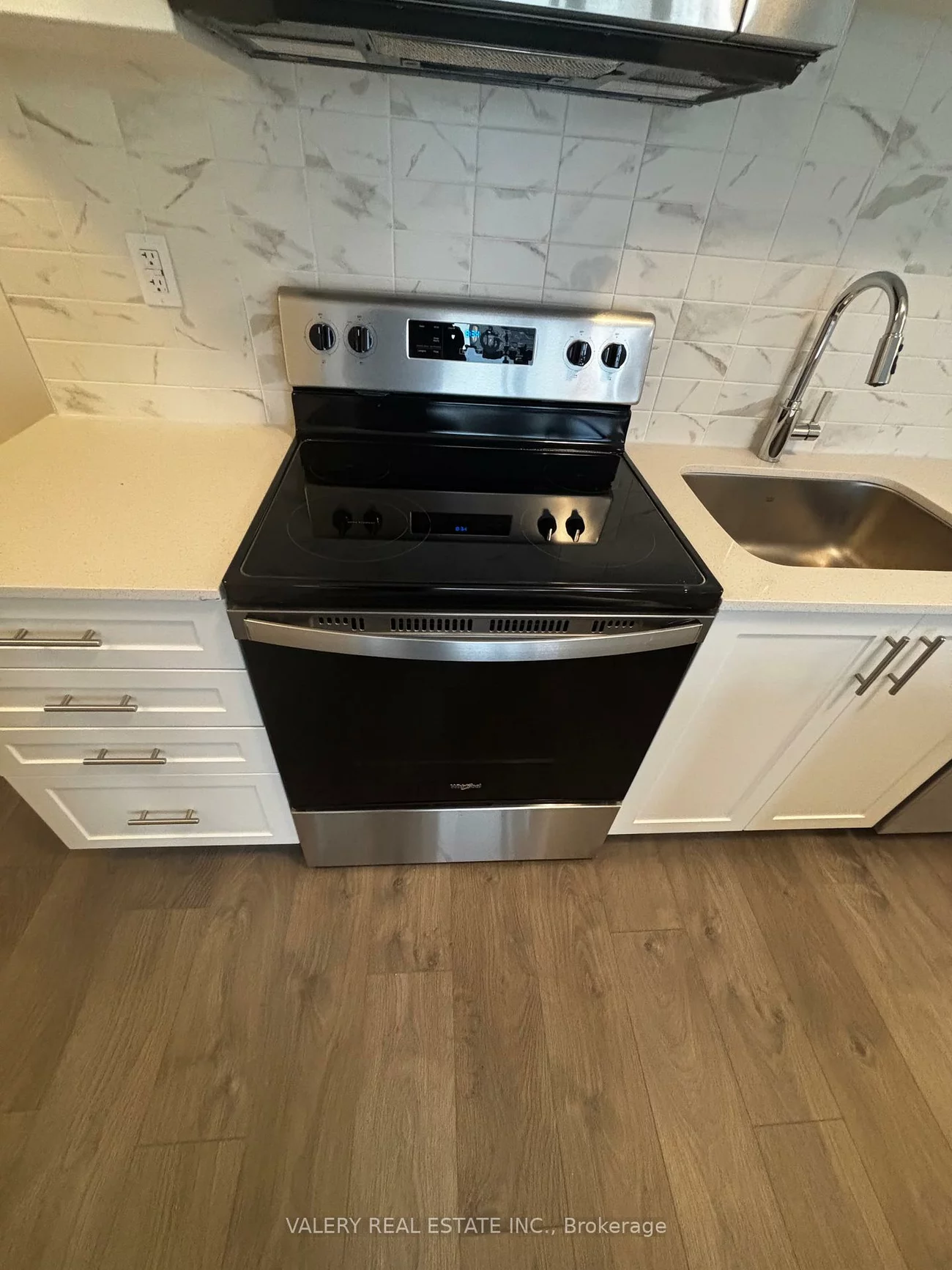 705, Davis, Huron Heights-Leslie Valley, Newmarket