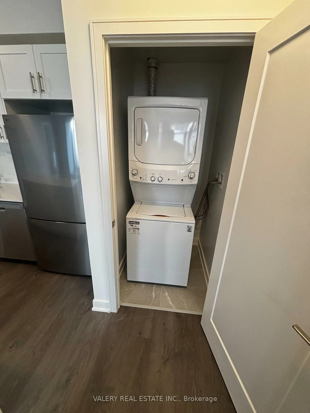 705, Davis, Huron Heights-Leslie Valley, Newmarket