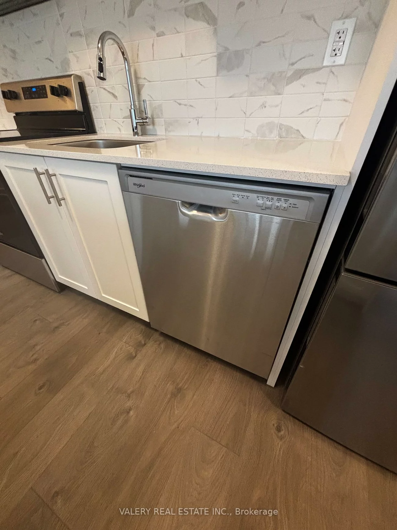 705, Davis, Huron Heights-Leslie Valley, Newmarket