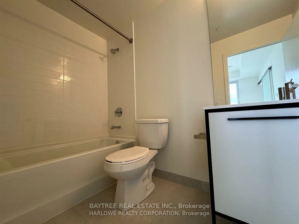 185, Deerfield, Central Newmarket, Newmarket