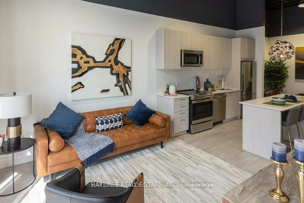 185, Deerfield, Central Newmarket, Newmarket