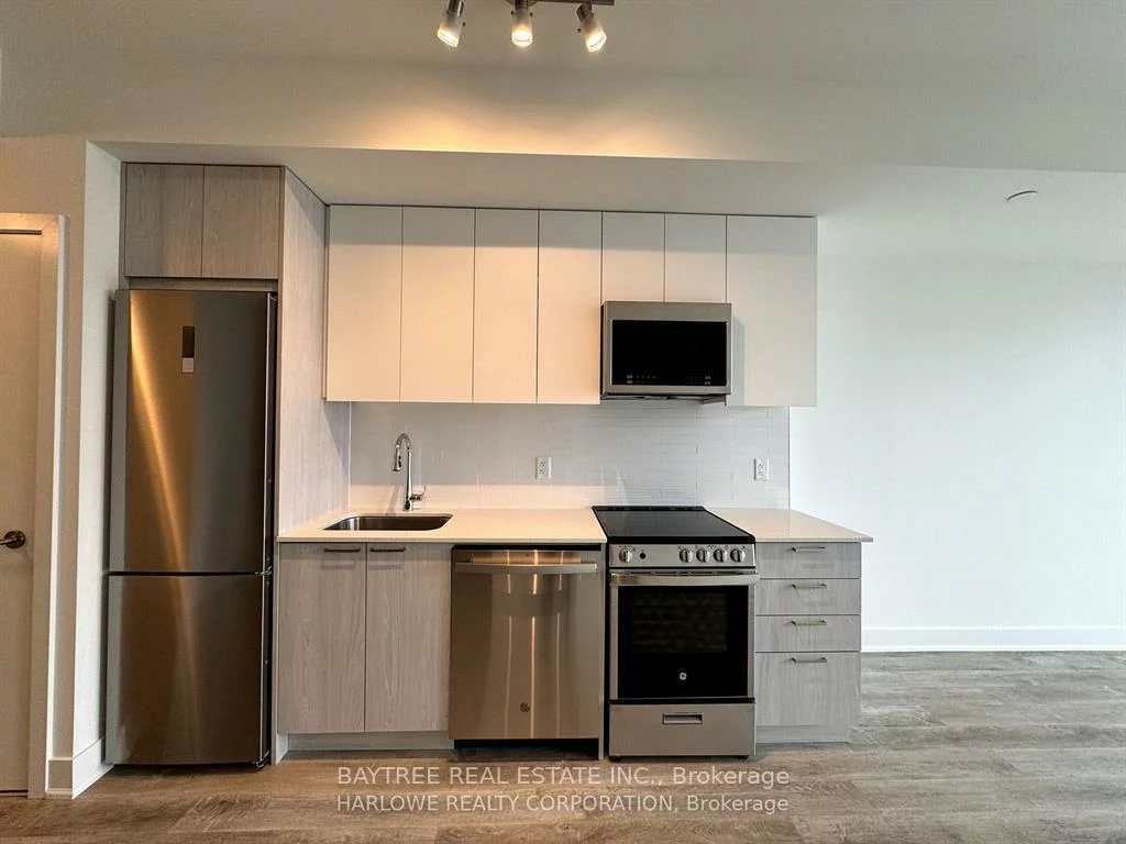 185, Deerfield, Central Newmarket, Newmarket