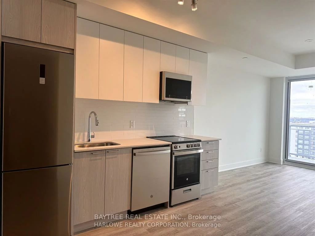 185, Deerfield, Central Newmarket, Newmarket