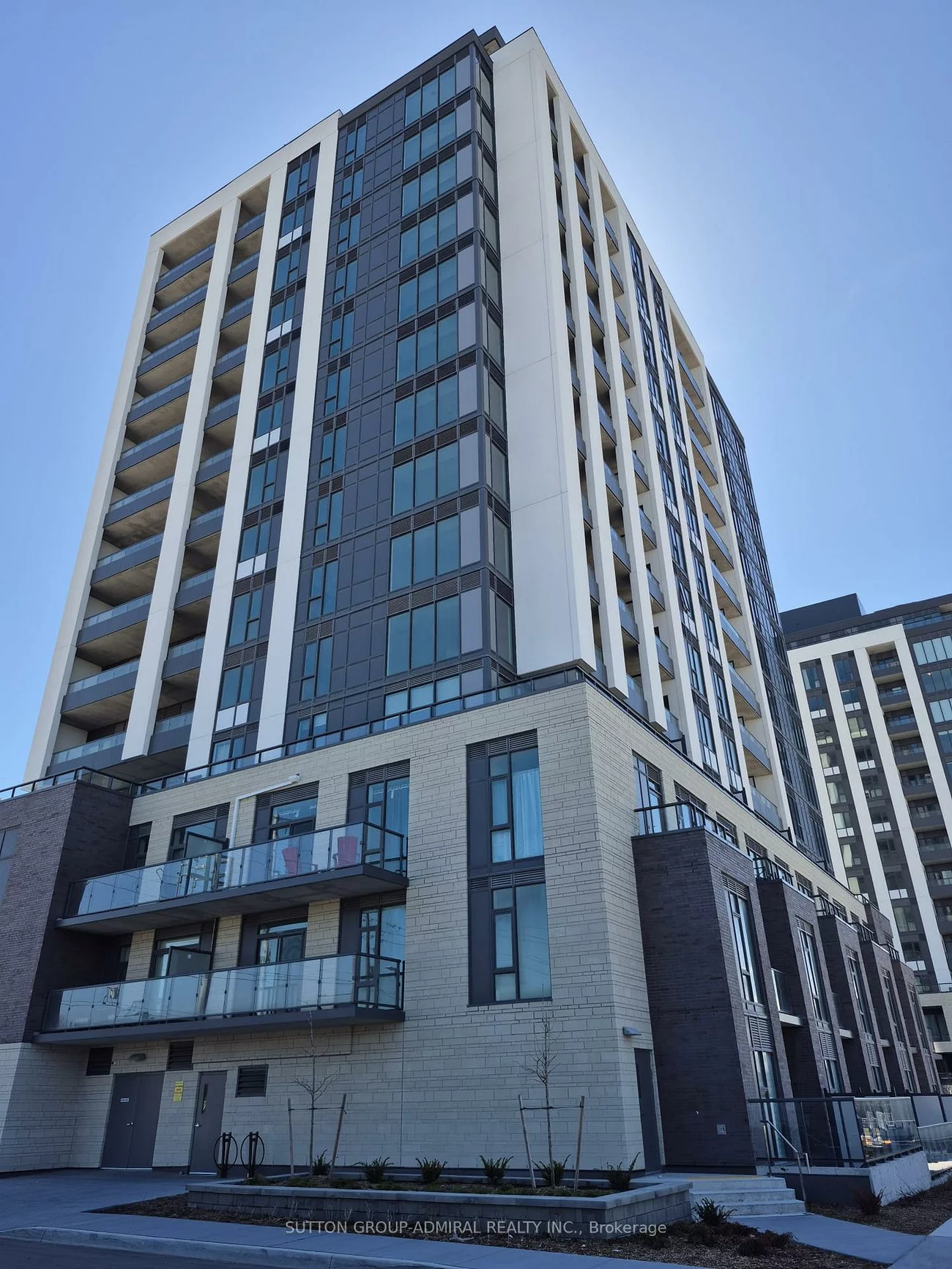 715, Davis, Huron Heights-Leslie Valley, Newmarket