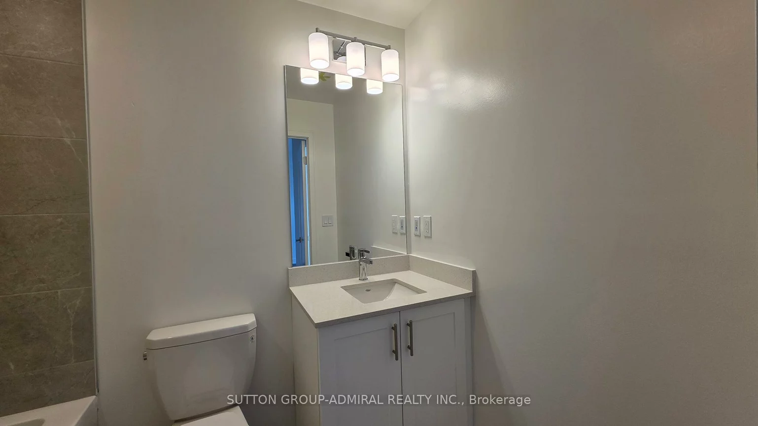 715, Davis, Huron Heights-Leslie Valley, Newmarket