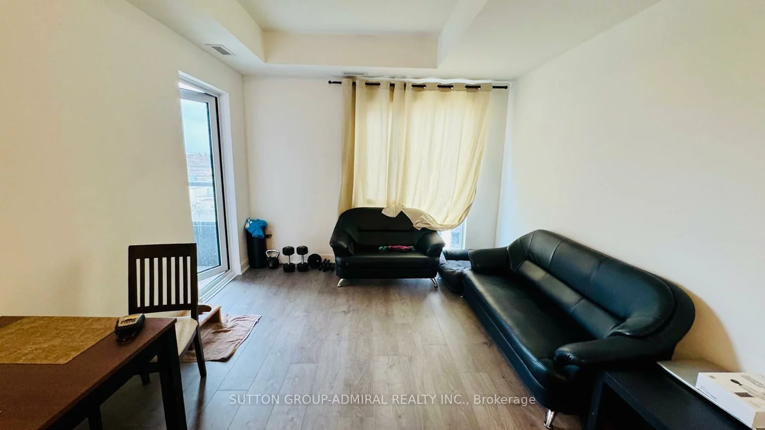 705, Davis, Huron Heights-Leslie Valley, Newmarket