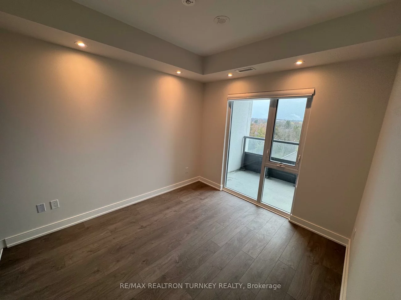 715, Davis, Huron Heights-Leslie Valley, Newmarket