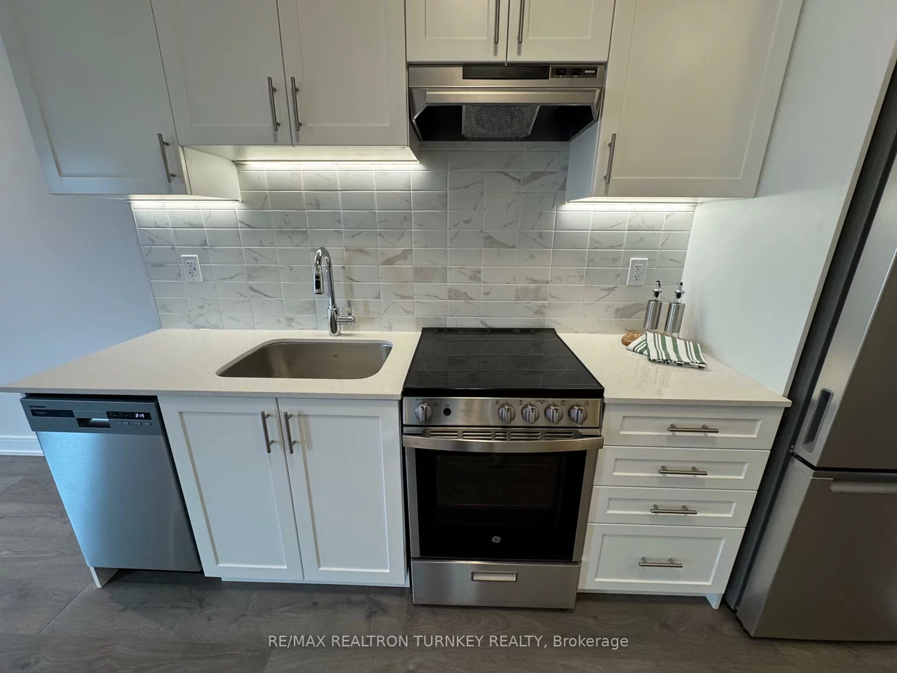 715, Davis, Huron Heights-Leslie Valley, Newmarket