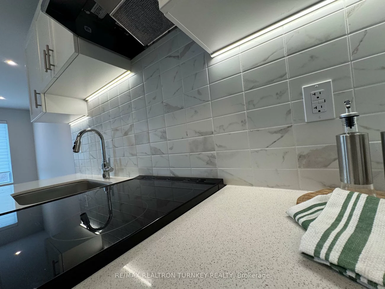 715, Davis, Huron Heights-Leslie Valley, Newmarket