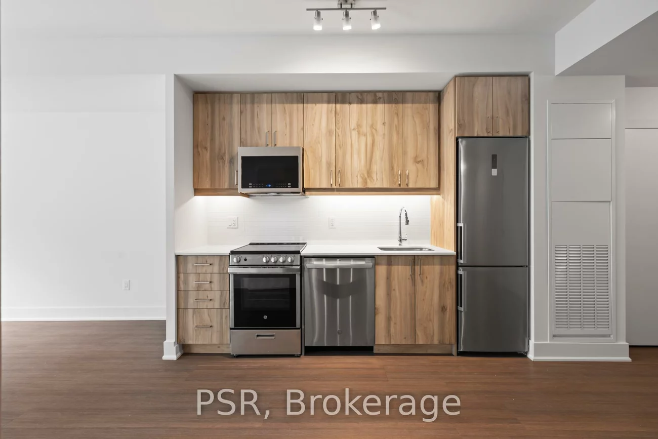 195, Deerfield, Central Newmarket, Newmarket