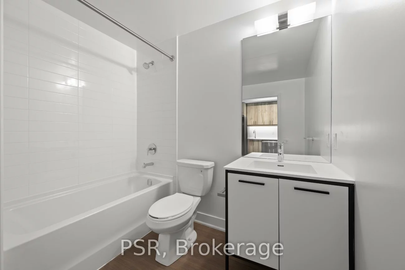 195, Deerfield, Central Newmarket, Newmarket