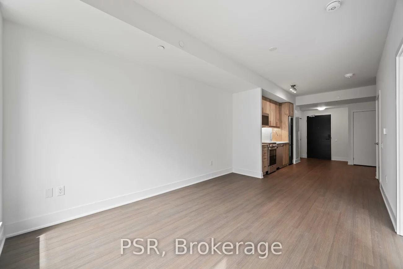 195, Deerfield, Central Newmarket, Newmarket