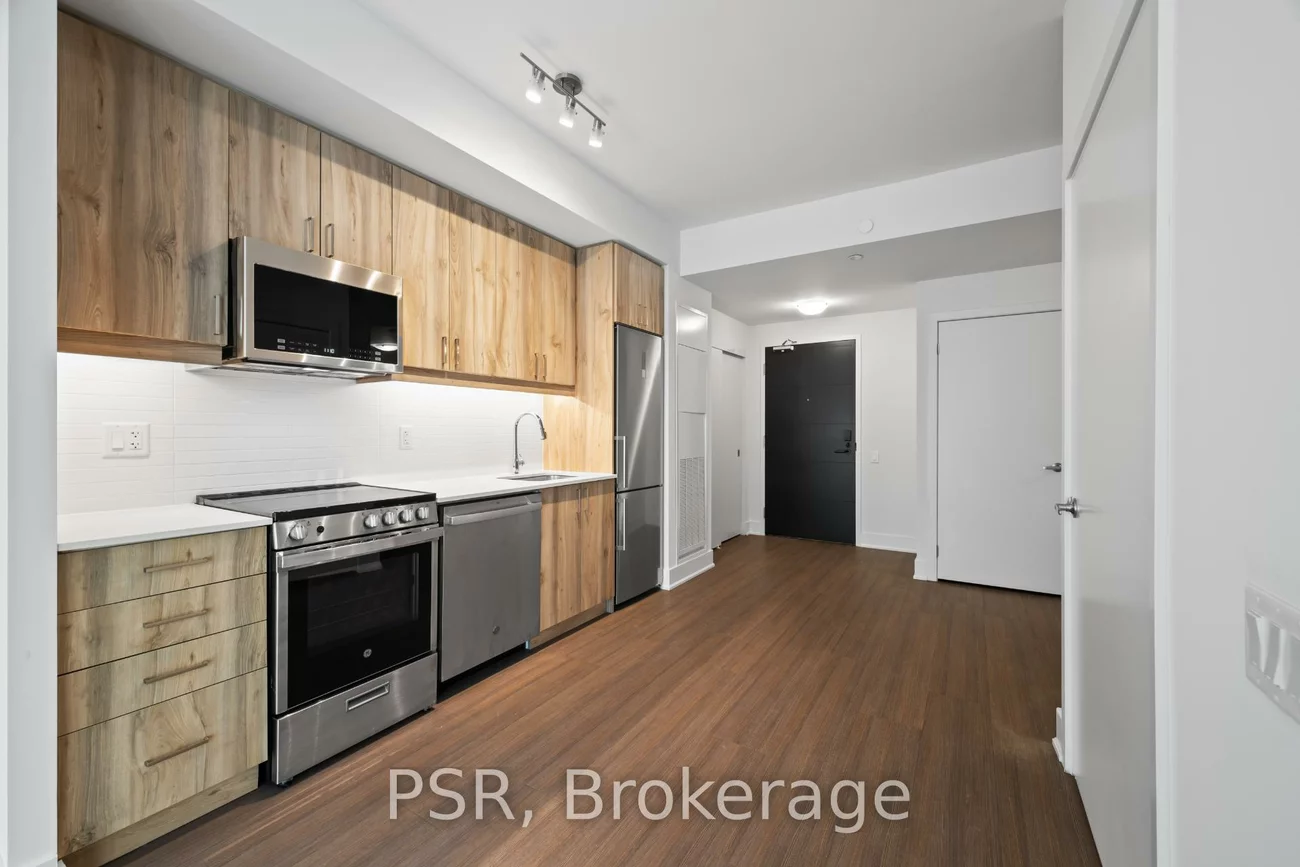 195, Deerfield, Central Newmarket, Newmarket