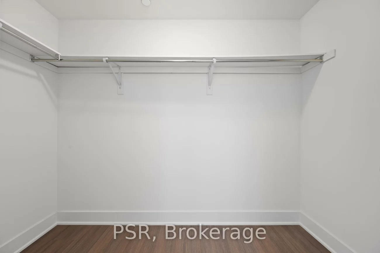 195, Deerfield, Central Newmarket, Newmarket