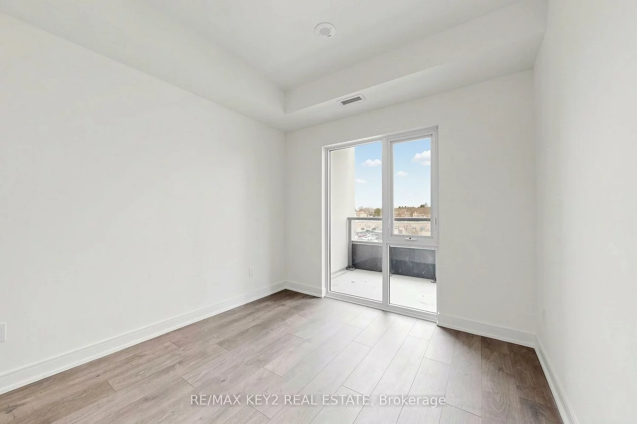 705, Davis, Huron Heights-Leslie Valley, Newmarket