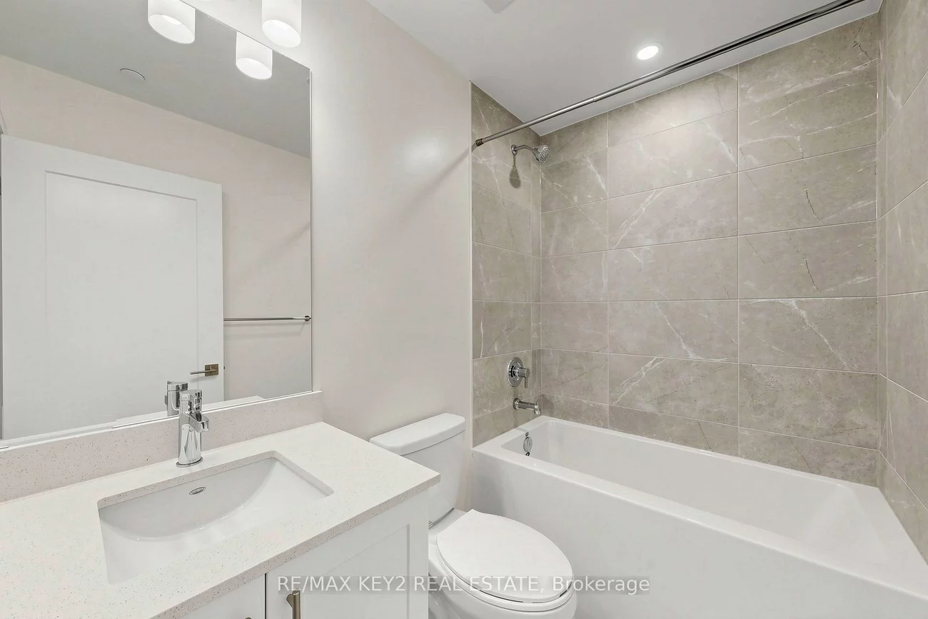 705, Davis, Huron Heights-Leslie Valley, Newmarket