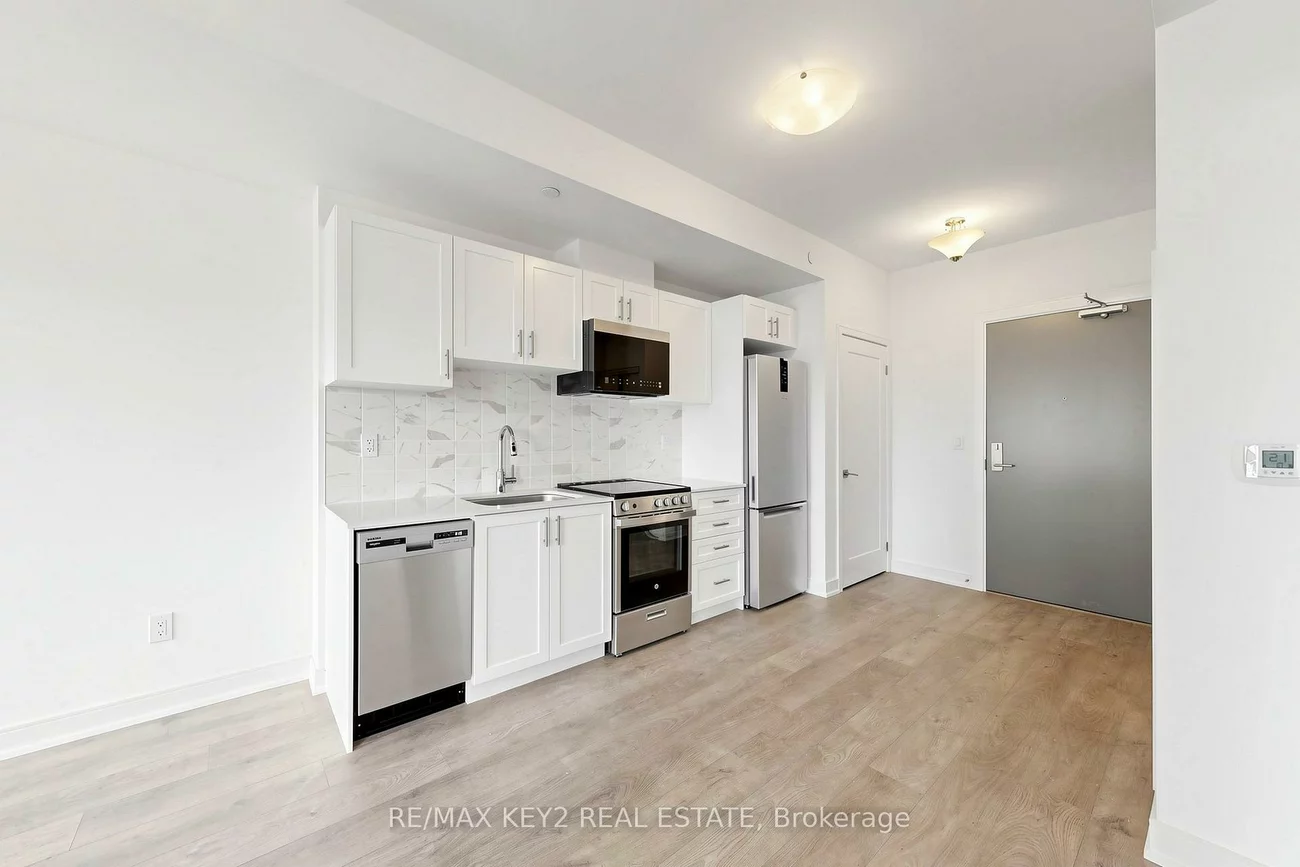 705, Davis, Huron Heights-Leslie Valley, Newmarket