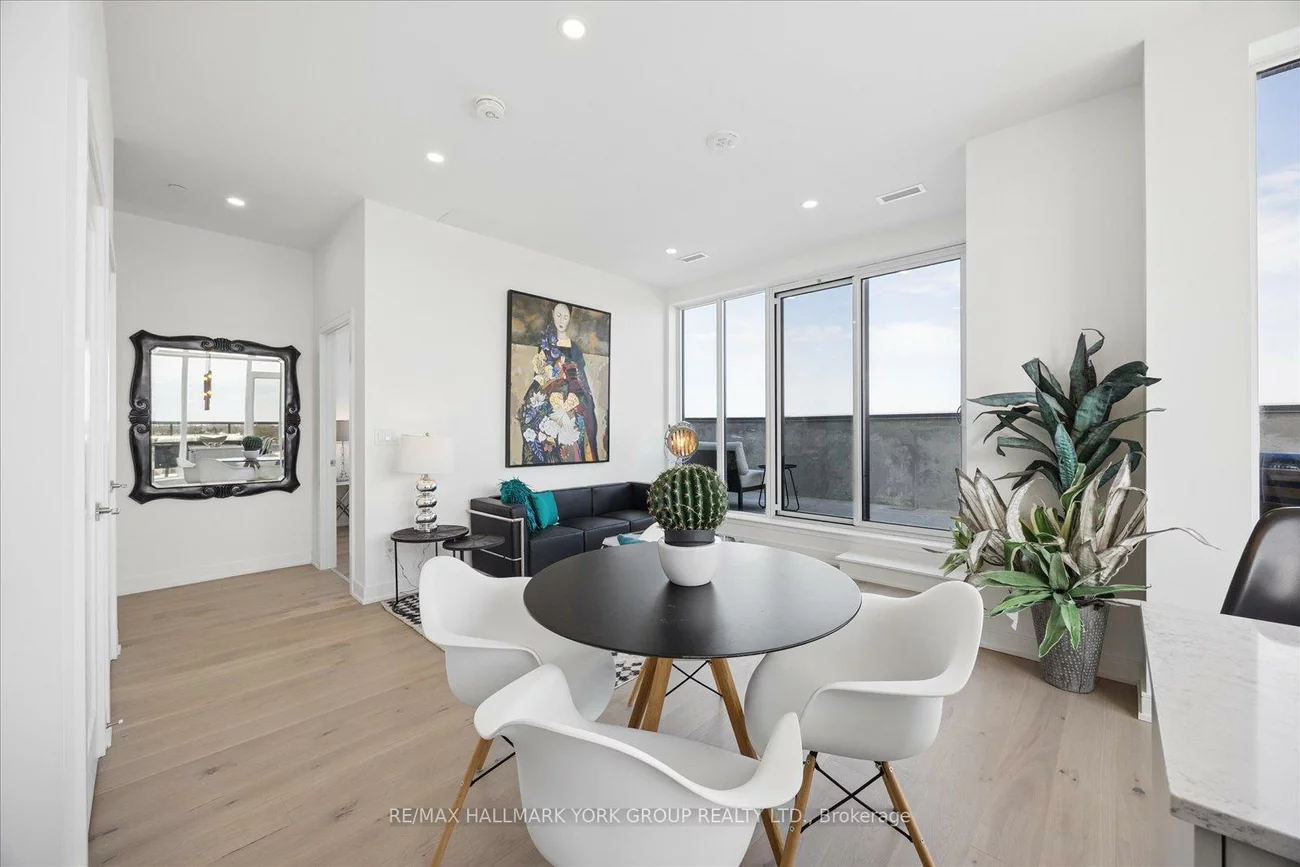 705, Davis, Huron Heights-Leslie Valley, Newmarket