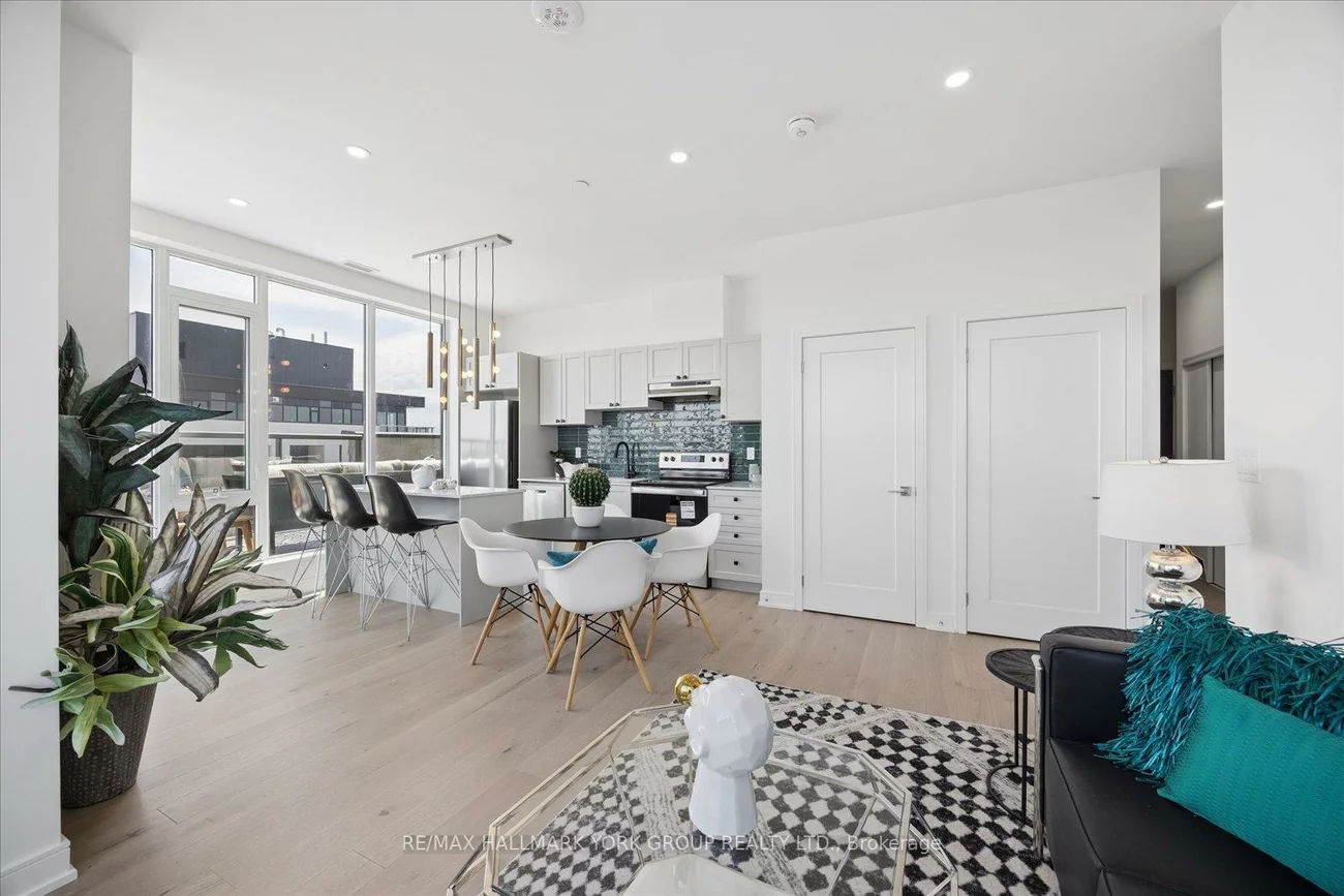 705, Davis, Huron Heights-Leslie Valley, Newmarket