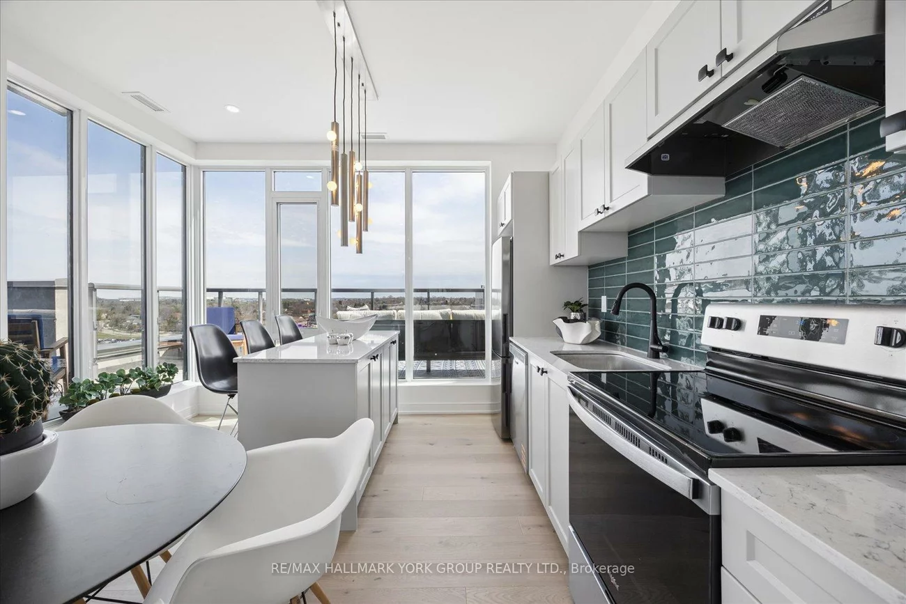 705, Davis, Huron Heights-Leslie Valley, Newmarket