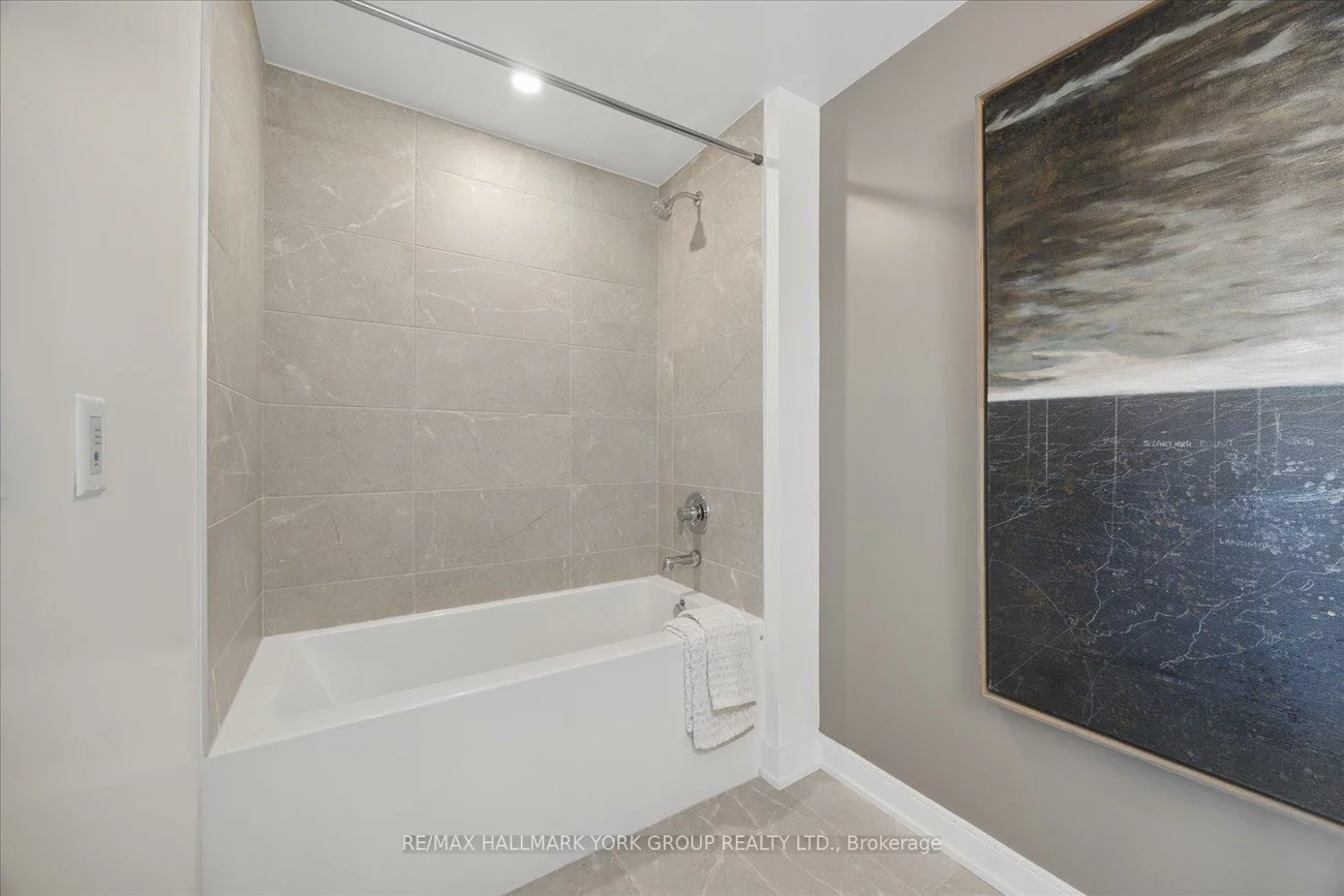 705, Davis, Huron Heights-Leslie Valley, Newmarket